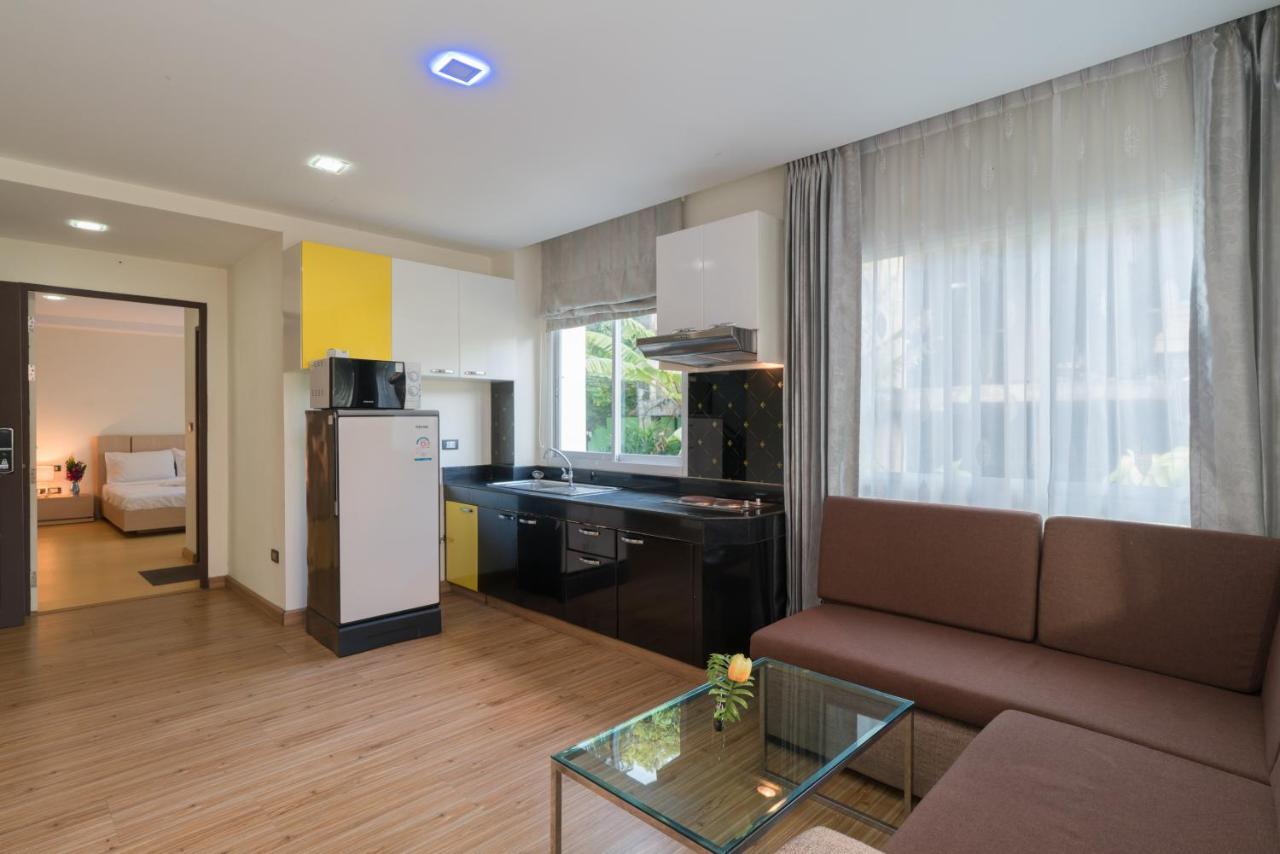 Апартаменти Goldstone Residency Patong , Phuket Екстер'єр фото