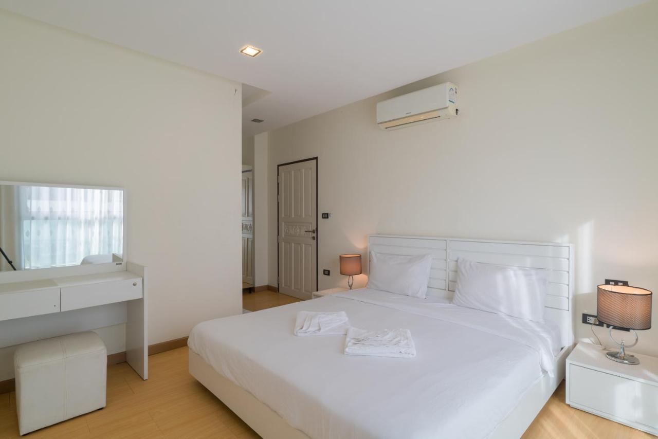 Апартаменти Goldstone Residency Patong , Phuket Екстер'єр фото